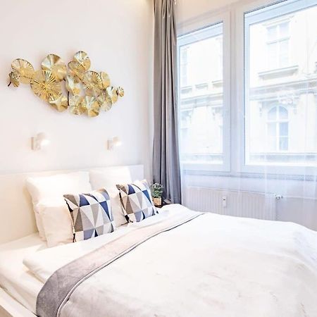 Ultra Central - New - Comfy Studio Budapest Luaran gambar
