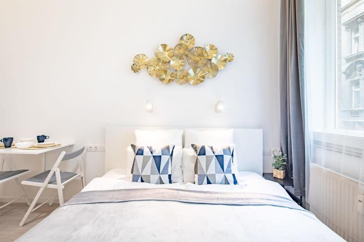 Ultra Central - New - Comfy Studio Budapest Luaran gambar
