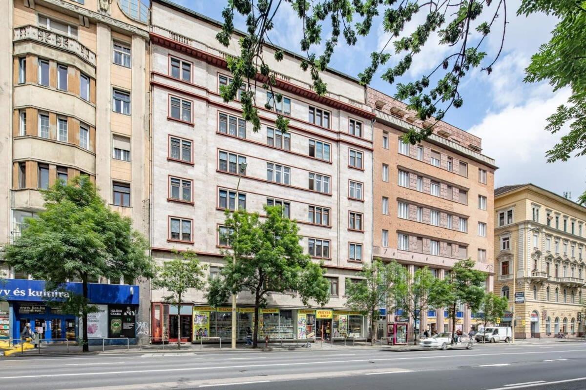 Ultra Central - New - Comfy Studio Budapest Luaran gambar
