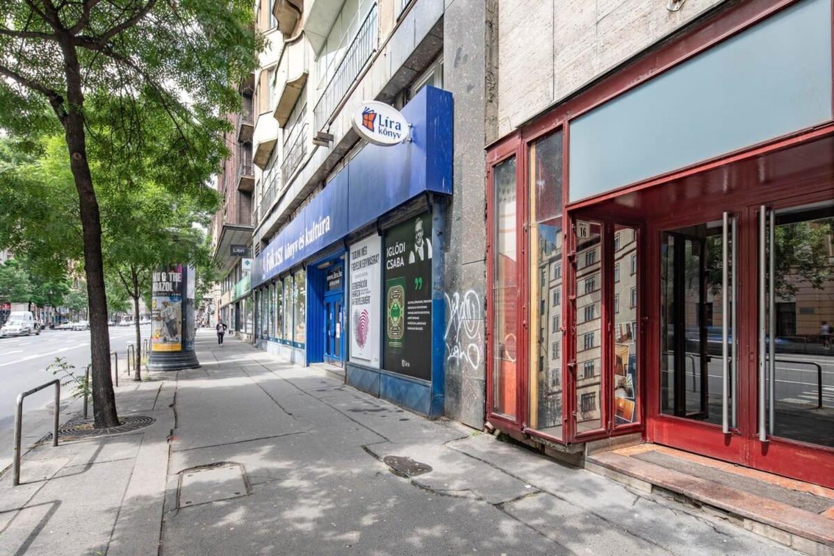 Ultra Central - New - Comfy Studio Budapest Luaran gambar